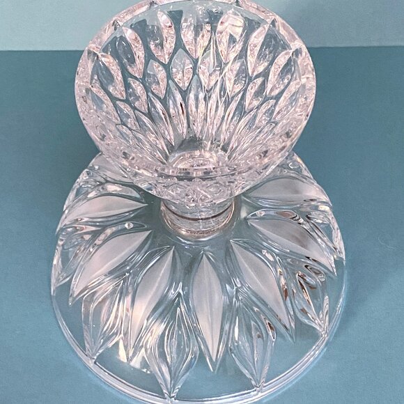 Vintage Crystal Glass Pedestal Candy Dish with Lid Unique Flame or Petal Design - Picture 6 of 9